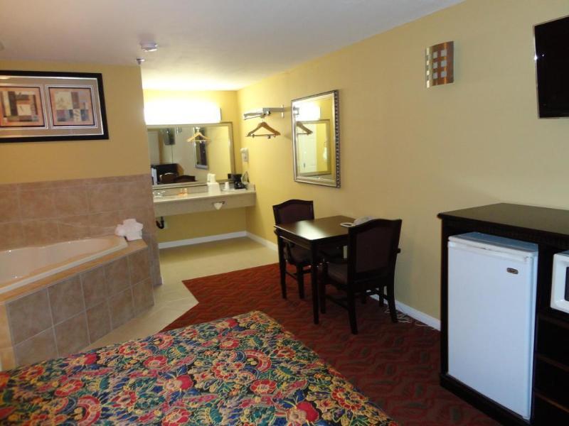 Econo Lodge Hesperia - Victorville I-15 Room photo